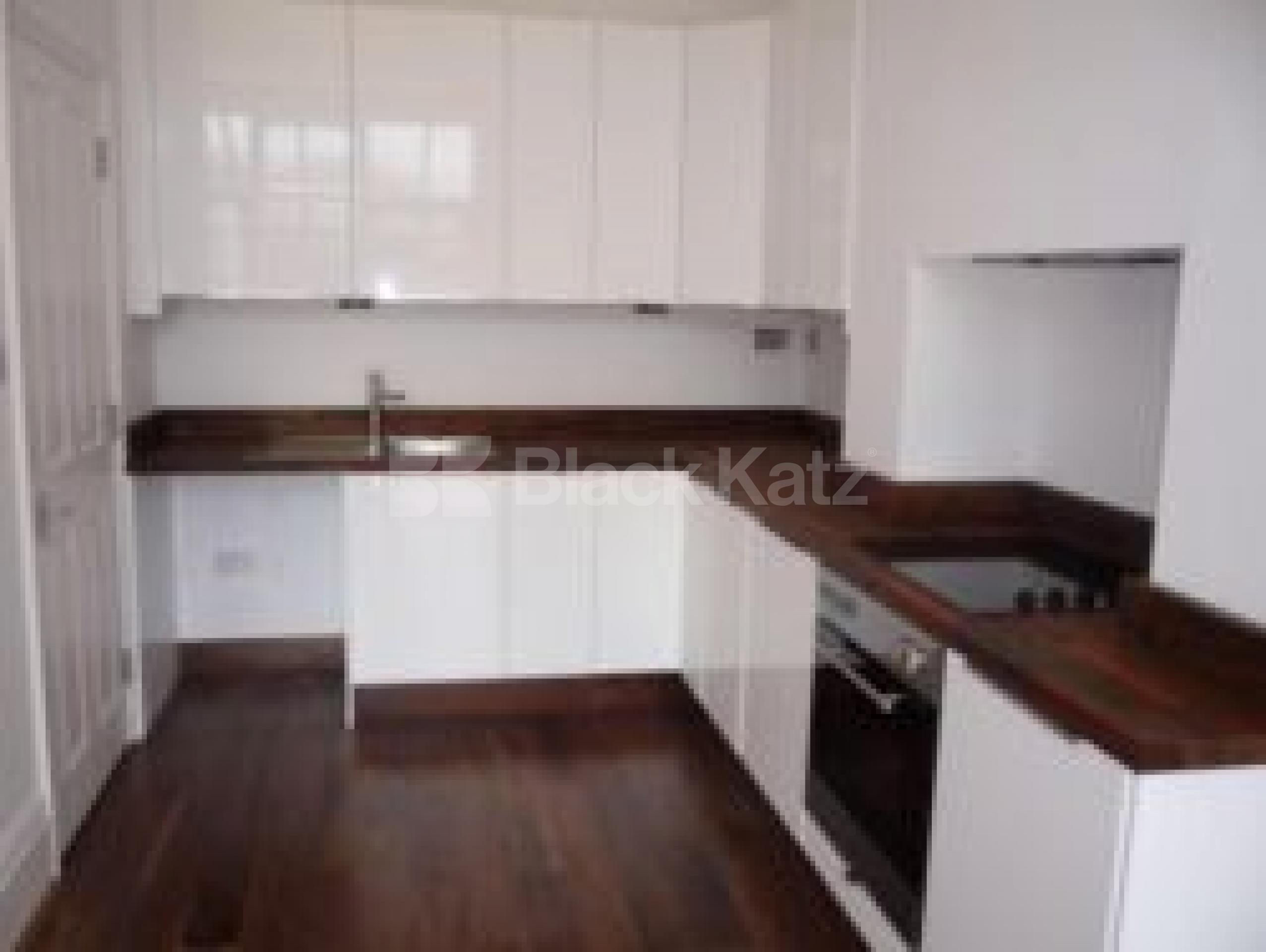 			NEWLY AVAILABLE, VIEWING ESSENTIAL, 2 Bedroom, 1 bath, 1 reception Flat			 Donovan Avenue, MUSWELL HILL N10 N10